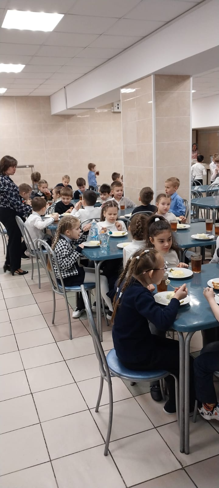 Изображения столовой.
